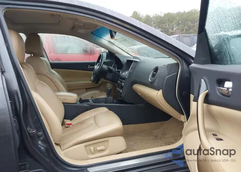 2010 Nissan Maxima S z USA, uszkodzony, nr VIN 1N4AA5AP1AC833547